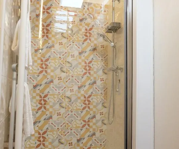 לינה וארוחת בוקר Il Nido 4*